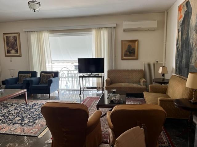 Spacious And Sunny Appartment In Cholargos Афины Экстерьер фото